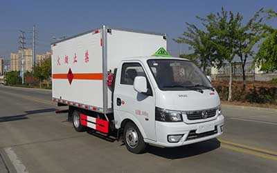 华通牌HCQ5037XRYE型易燃液体厢式运输车