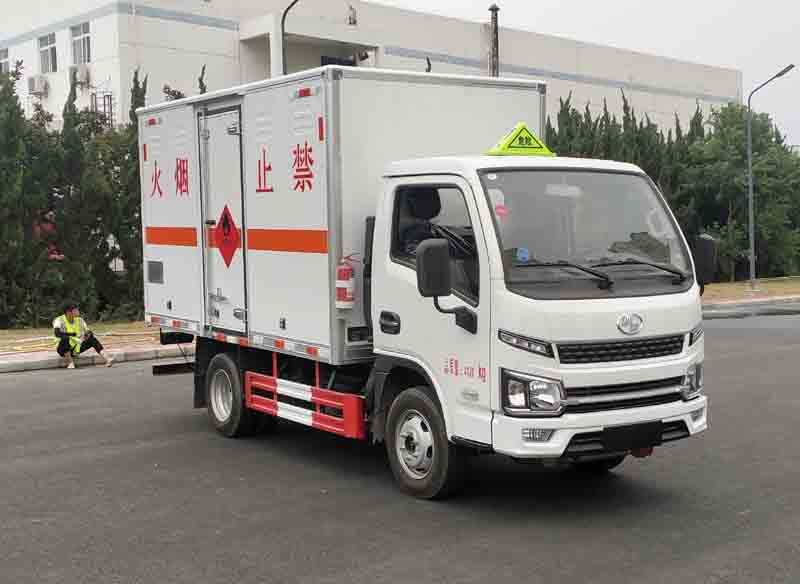 华通牌HCQ5043XRYSH6型易燃液体厢式运输车